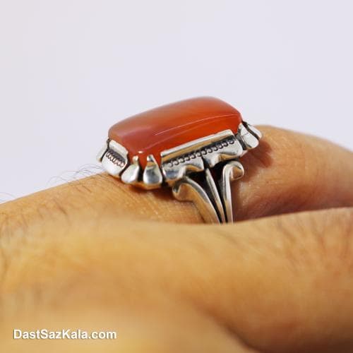 انگشتر مردانه عقیق سرخ کهنه هندی با رکاب مدل کمره کد RN-26