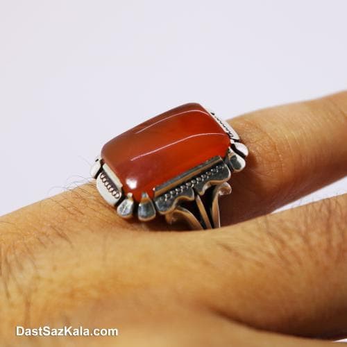 انگشتر مردانه عقیق سرخ کهنه هندی با رکاب مدل کمره کد RN-26
